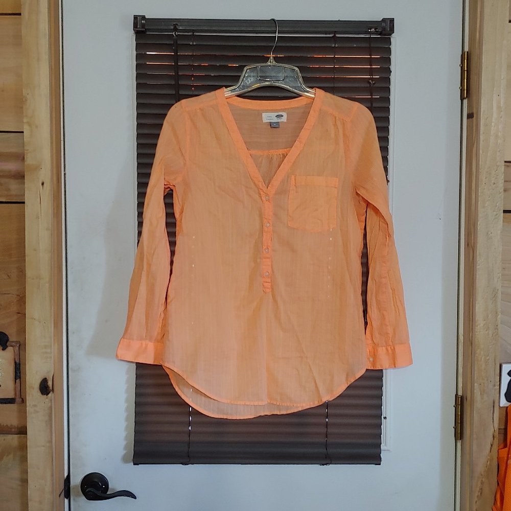 Old Navy womans light weight tunic blouse  size m